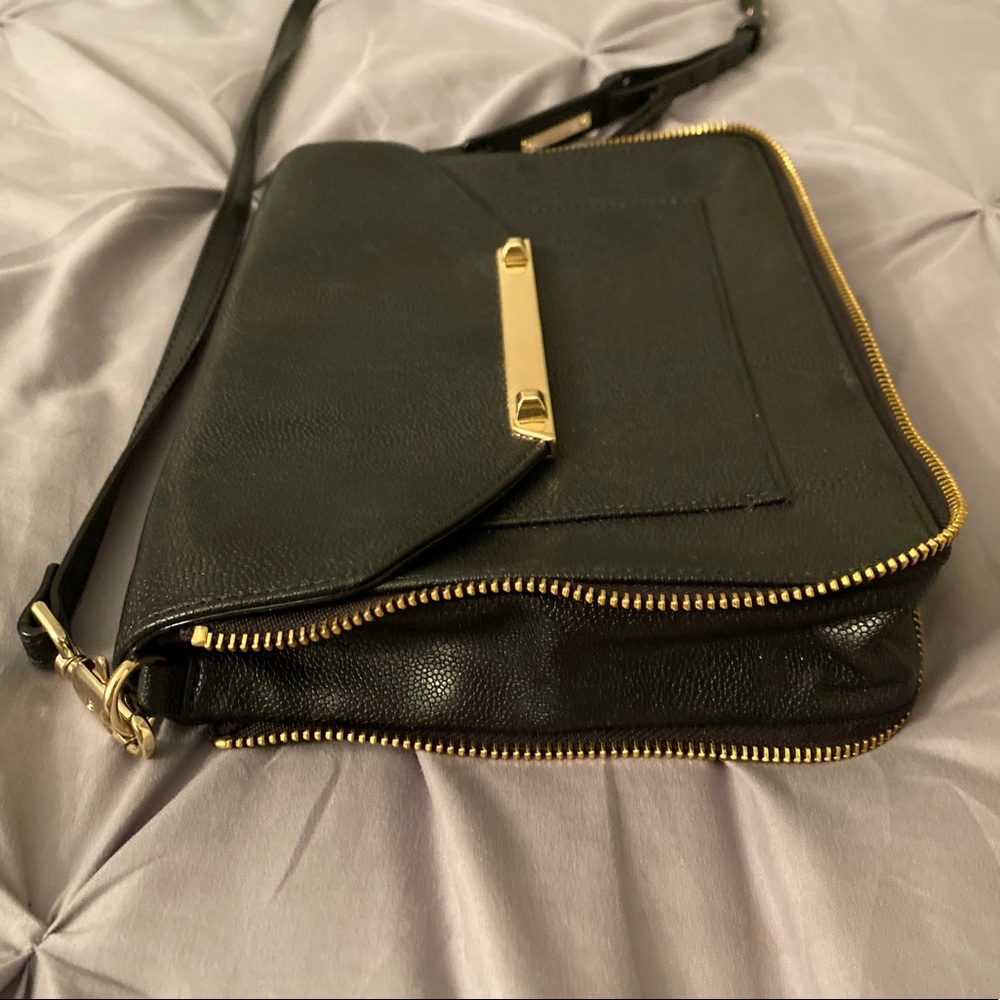 BRAND NEW Stella & Dot crossbody purse.